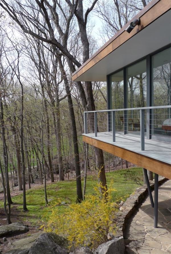 Cutia plutitoare, o casa moderna care reflecta simplitatea - exterior