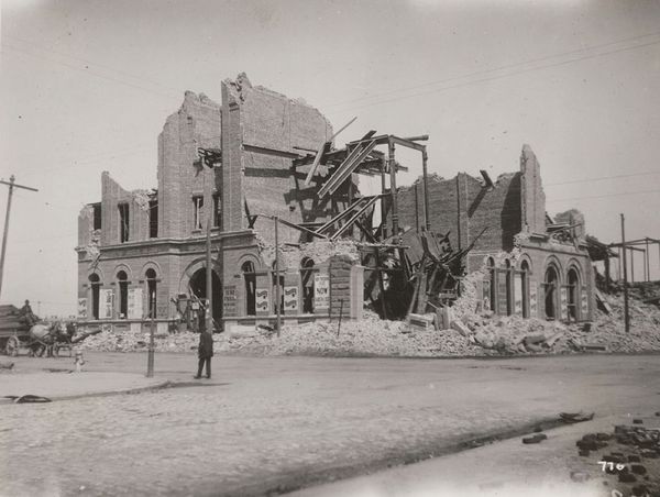 Ruinele cladirii, in 1906