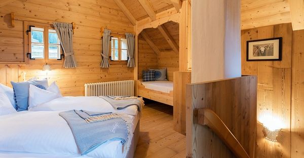 Dormitor case din lemn