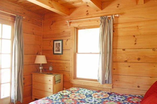 Dormitor matrimonial casa lemn