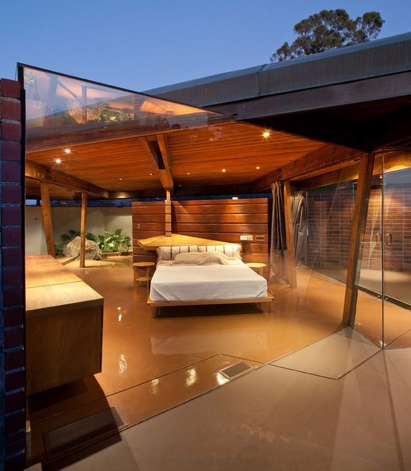 Dormitor modern cu pereti din sticla