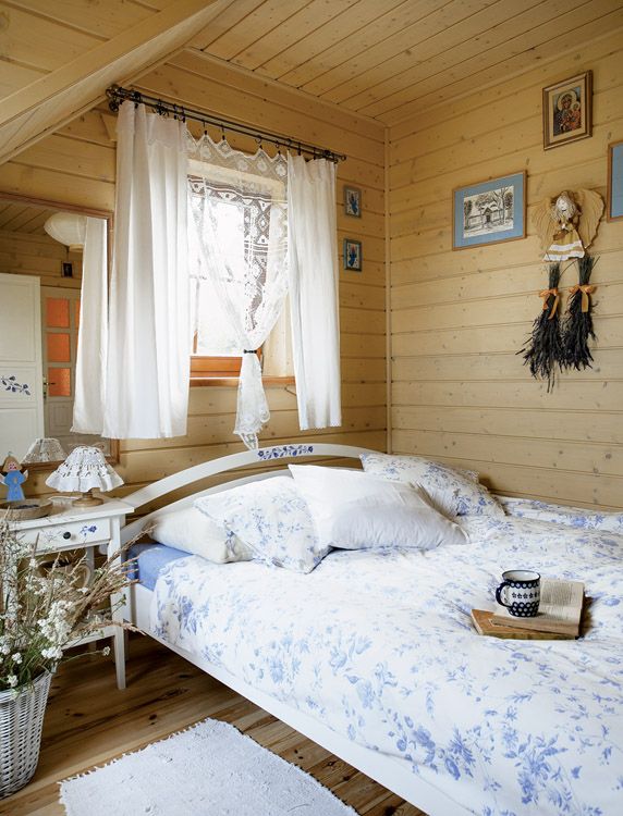 Dormitor casa lemn