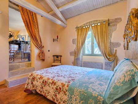 Dormitor matrimonial cu design clasic