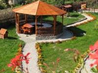 Romanii prefera sa aiba gradini in stil rustic